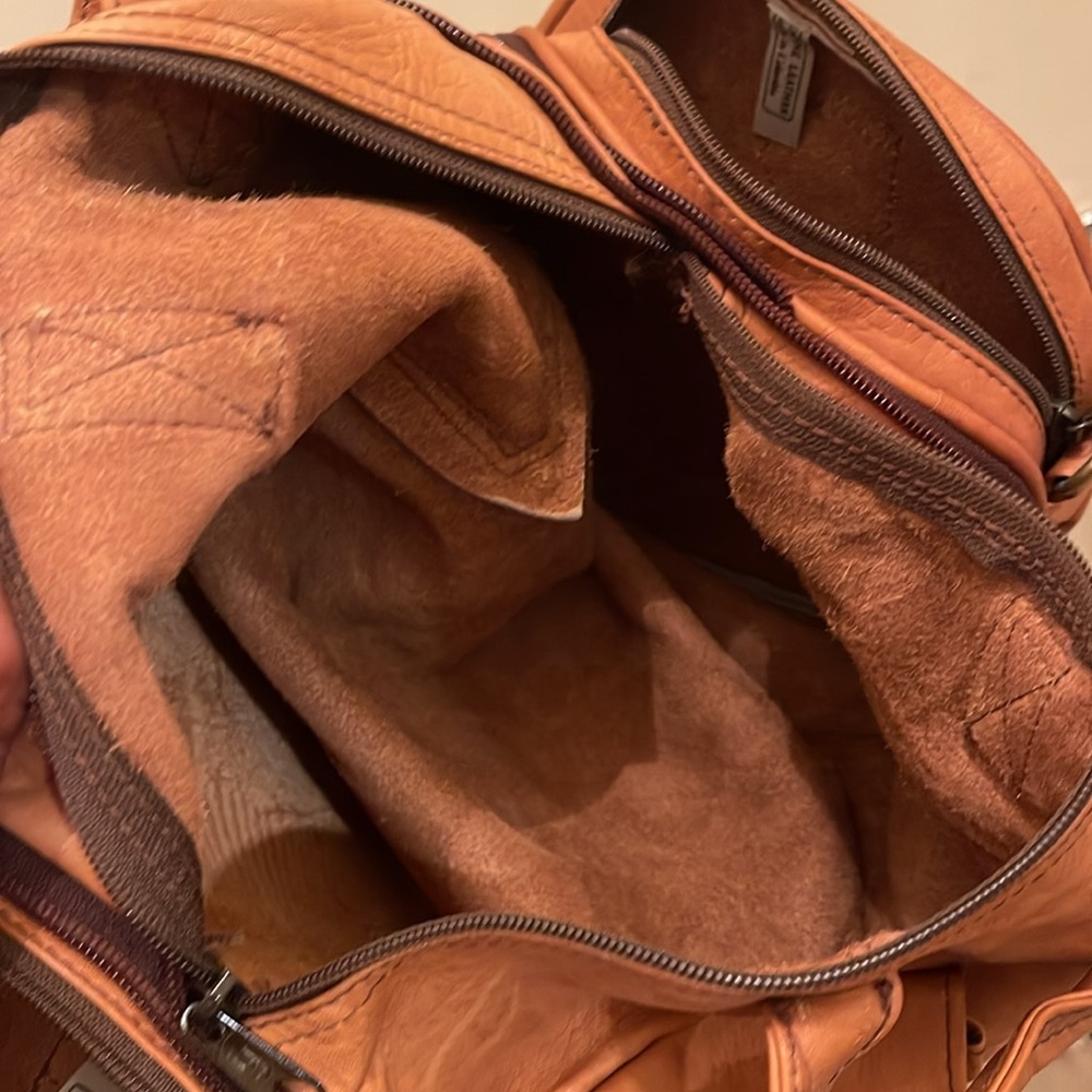 Vintage made in Colombia Genuine Leather please check all picture of condition - Picture 15 of 17